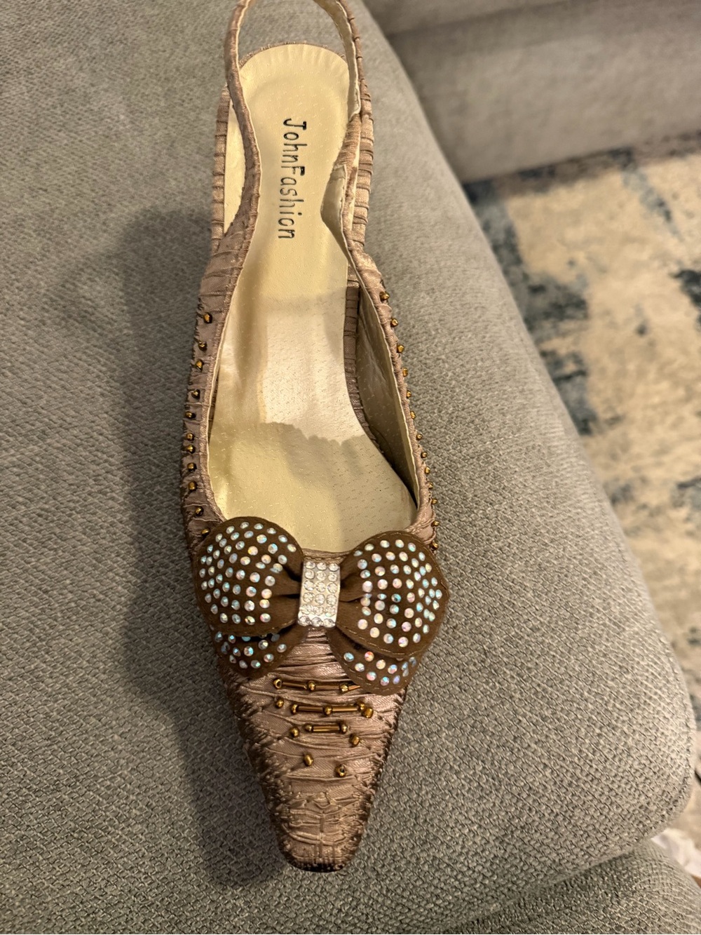 FLAWLESS New John Fashion Iridescent Bow Ruched Slingback Heels - Sz 8